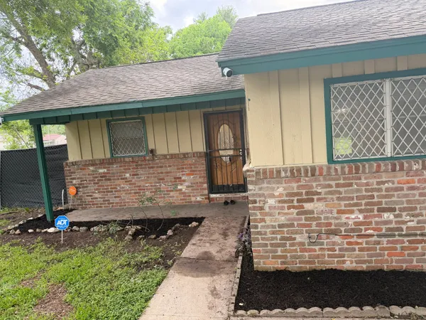 $2,200 | 5642 Ricky Street, Houston, TX 77033