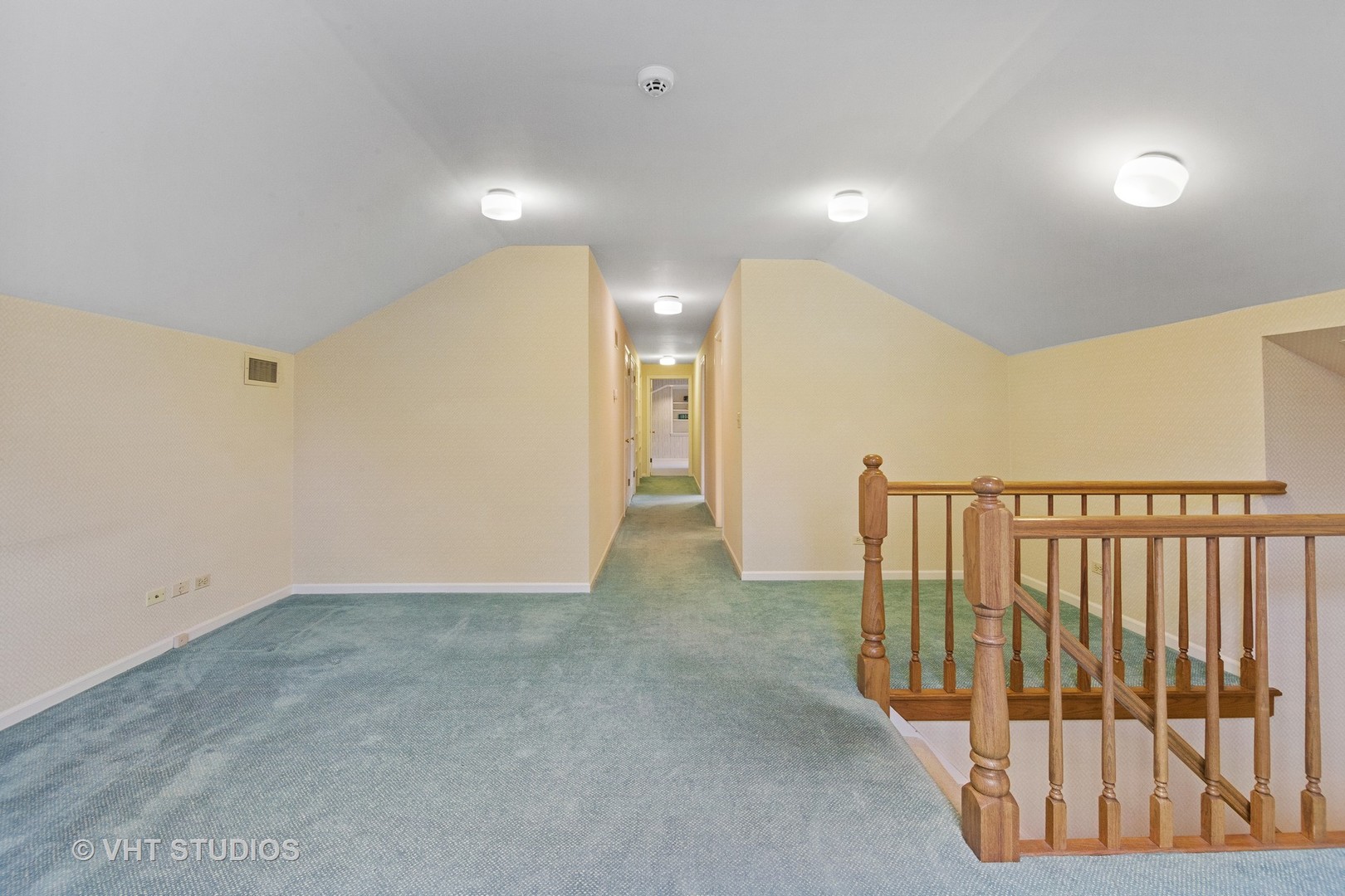 1122 Mohawk Road Wilmette, IL 60091 - Photo 17 of 23 a view of a hallway