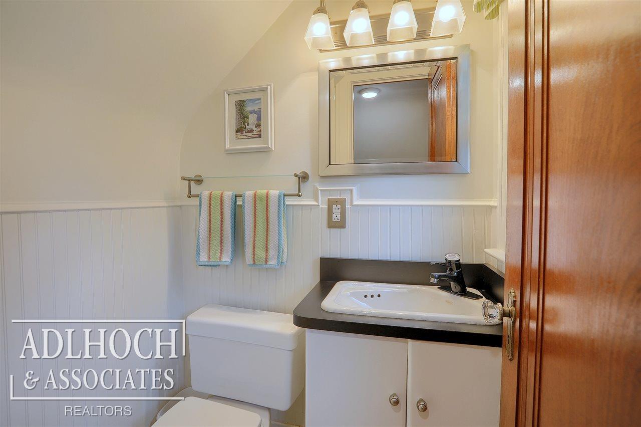 1383 Harvard Road Grosse Pointe, MI 48230 - Photo 14 of 28 50018845-13.JPG