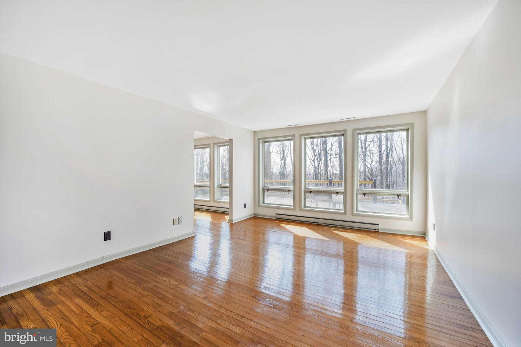 1033 Hart Road Towson, MD 21286 - Photo 2 of 32