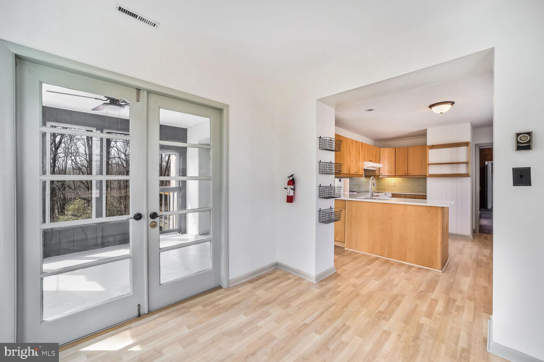 1033 Hart Road Towson, MD 21286 - Photo 7 of 32