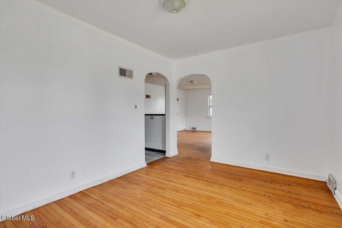 213 Shaker Road Albany, NY 12211 - Photo 9 of 35 09-P1527243