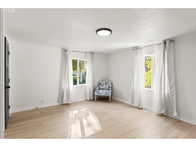 $575,000 | 2135 Southeast Minter Bridge Road, Hillsboro, OR 97123