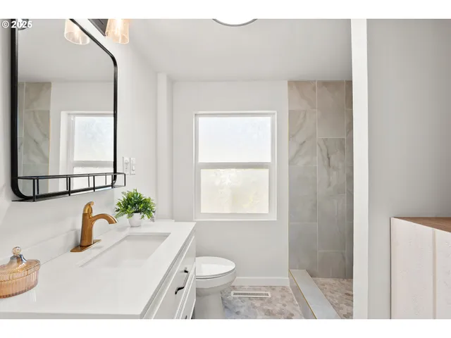 $575,000 | 2135 Southeast Minter Bridge Road, Hillsboro, OR 97123