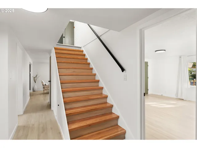 $575,000 | 2135 Southeast Minter Bridge Road, Hillsboro, OR 97123