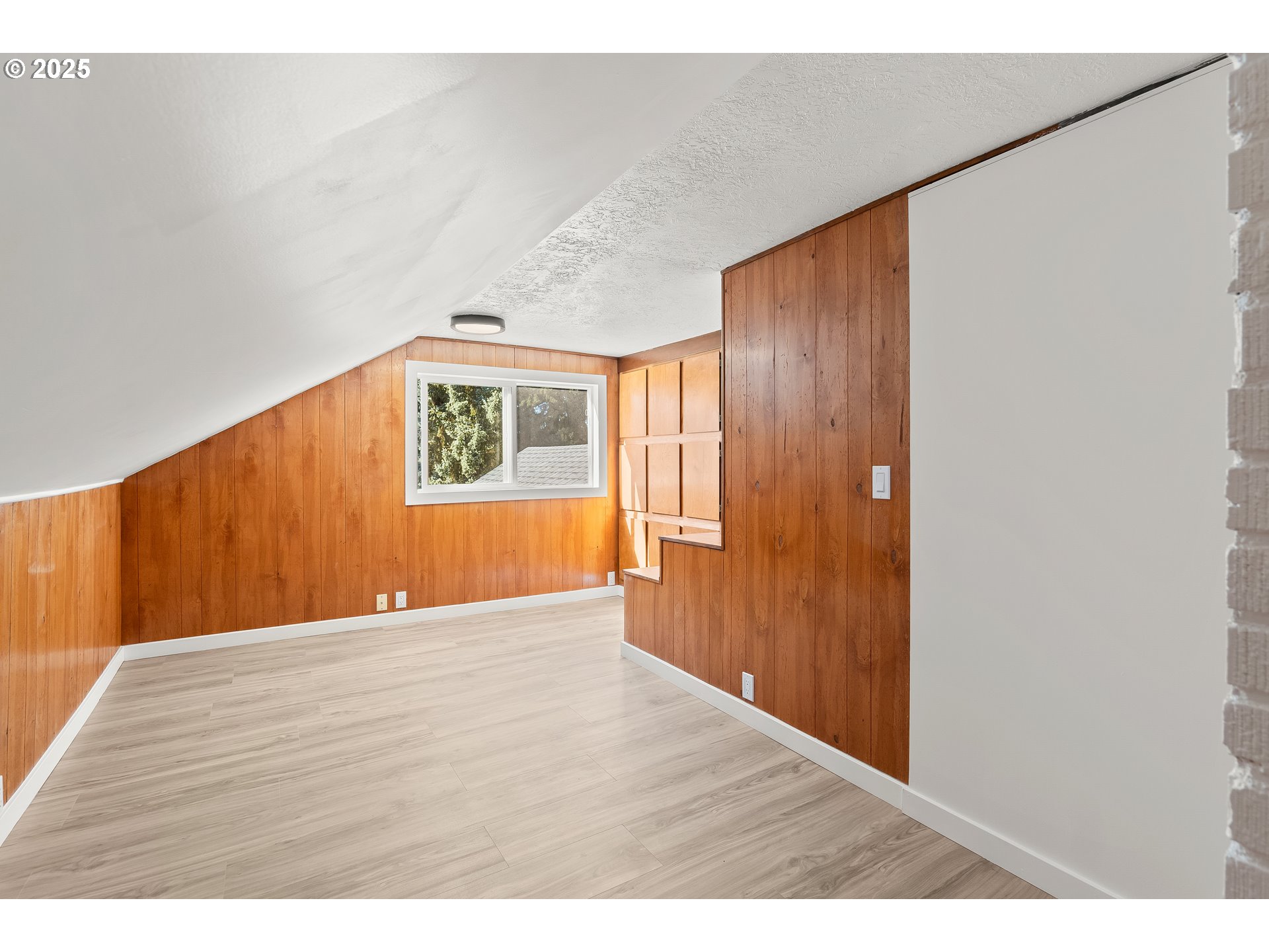 2135 Southeast Minter Bridge Road Hillsboro, OR 97123 - Photo 16 of 24 Gallery Image 16