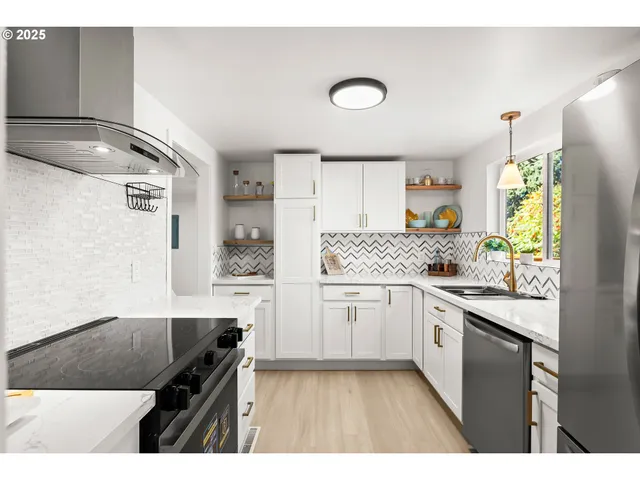 $575,000 | 2135 Southeast Minter Bridge Road, Hillsboro, OR 97123