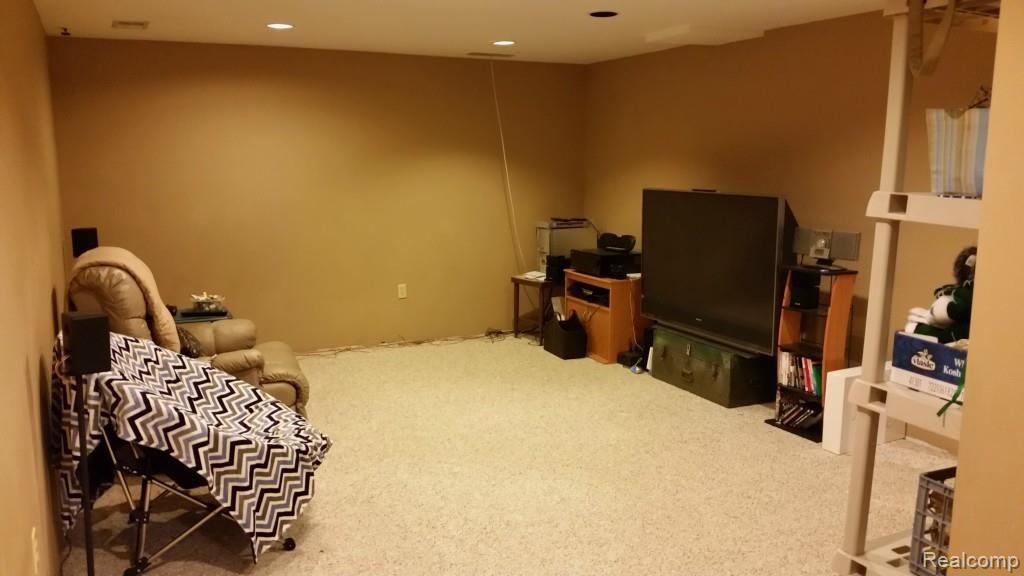 8500 Ranch Estates Road Clarkston, MI 48348 - Photo 19 of 25 20140828_141605.jpg
