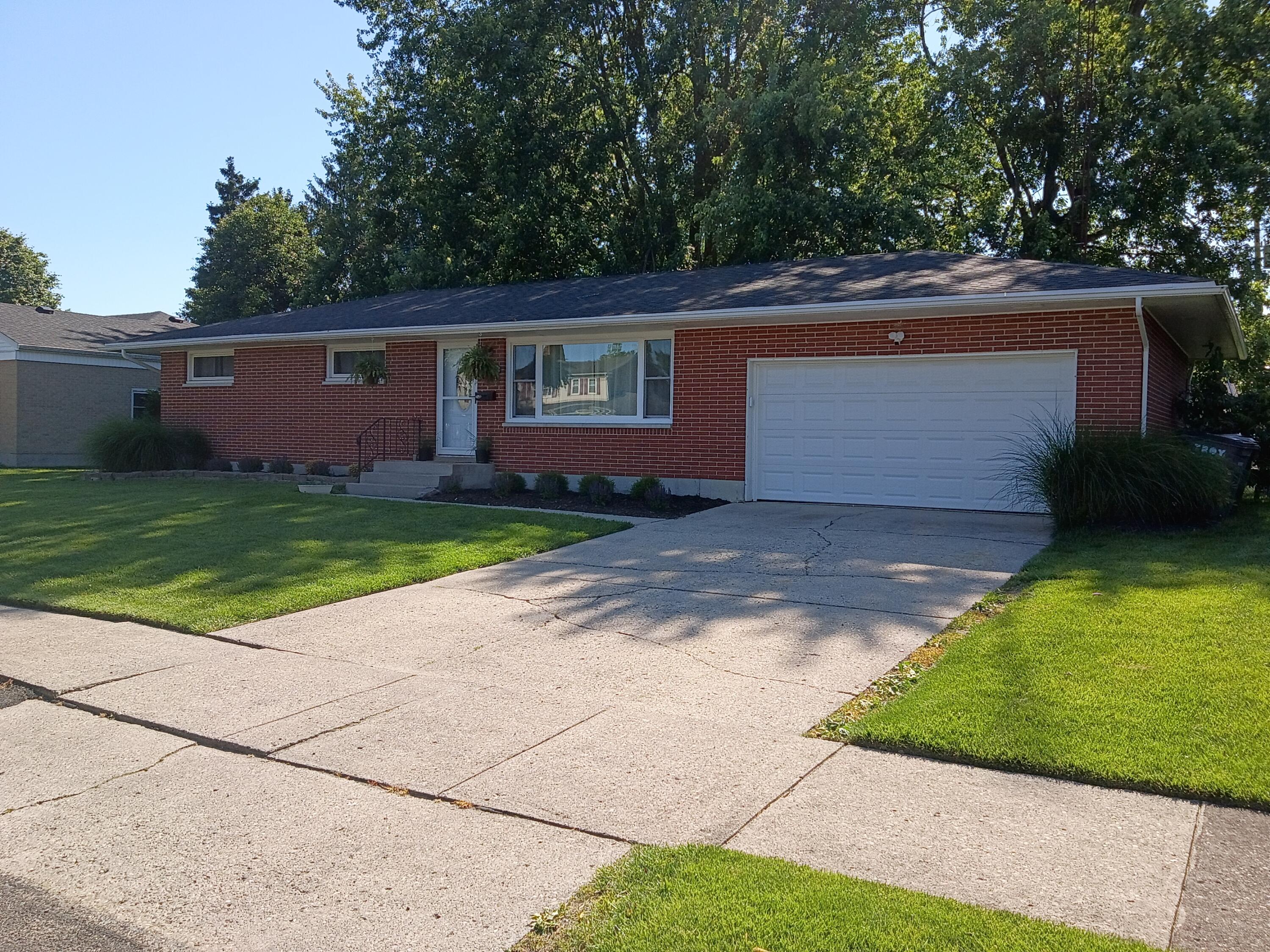 746 North Dorset Road Troy, OH 45373 - Photo 2 of 26