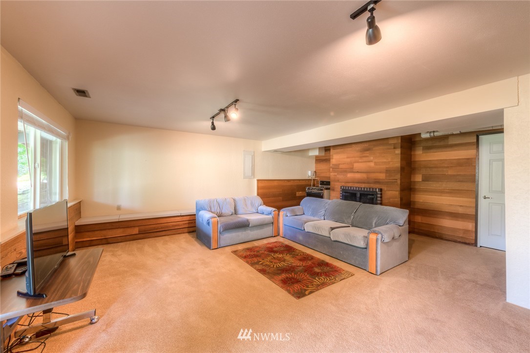 315 224th Street Southeast Bothell, WA 98021 - Photo 13 of 23