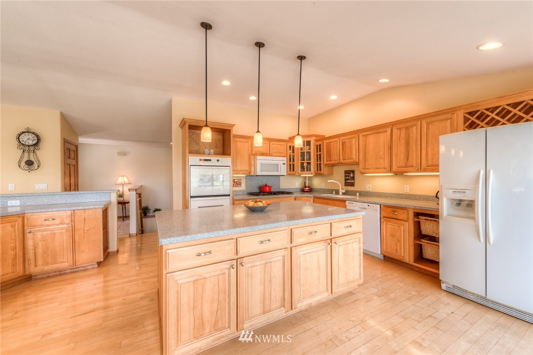315 224th Street Southeast Bothell, WA 98021 - Photo 4 of 23