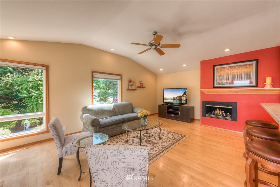 315 224th Street Southeast Bothell, WA 98021 - Photo 6 of 23