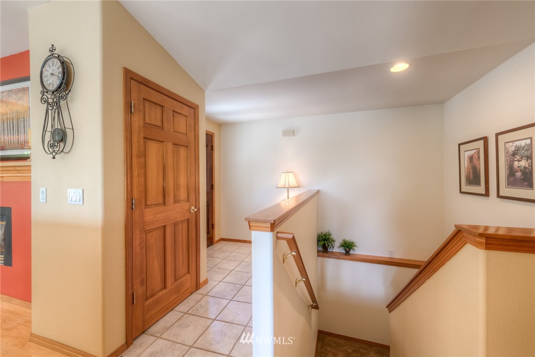 315 224th Street Southeast Bothell, WA 98021 - Photo 7 of 23