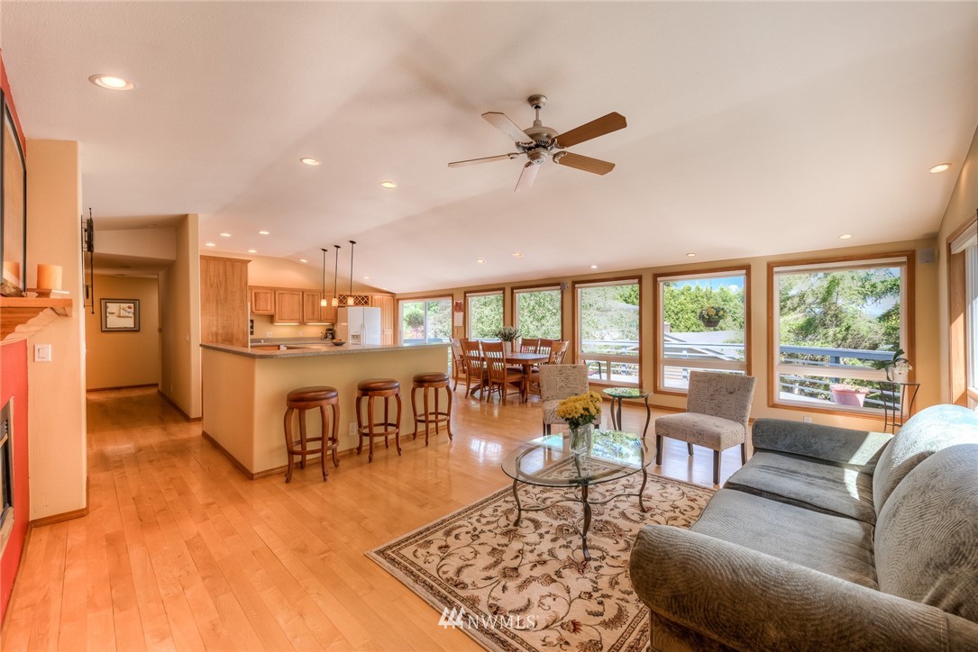 315 224th Street Southeast Bothell, WA 98021 - Photo 8 of 23