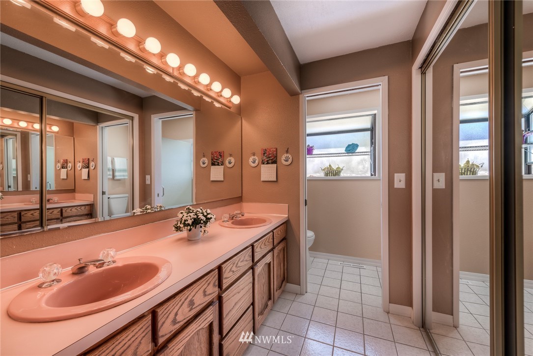 315 224th Street Southeast Bothell, WA 98021 - Photo 10 of 23