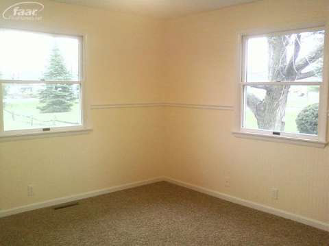 3359 North Belsay Road Flint, MI 48506 - Photo 4 of 13 20398780-3.JPG