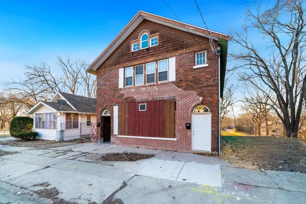 $110,000 | 914-916 North Winnebago Street, Rockford, IL 61103