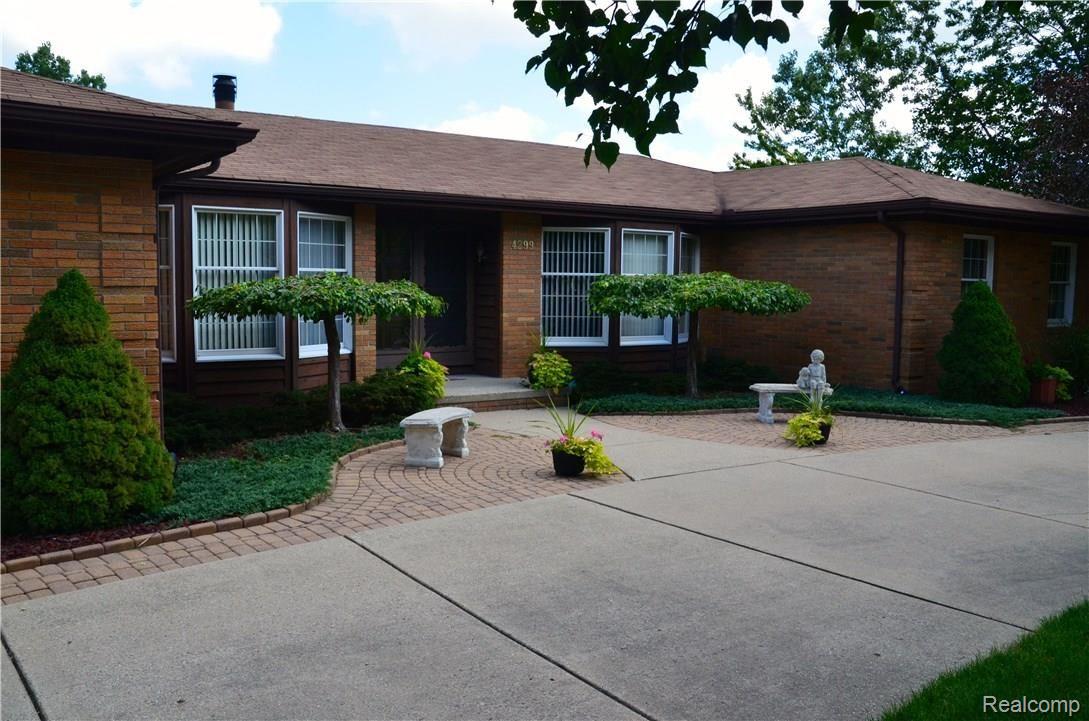 4299 Chicago Road Warren, MI 48092 - Photo 8 of 41 Events - 10695.jpg