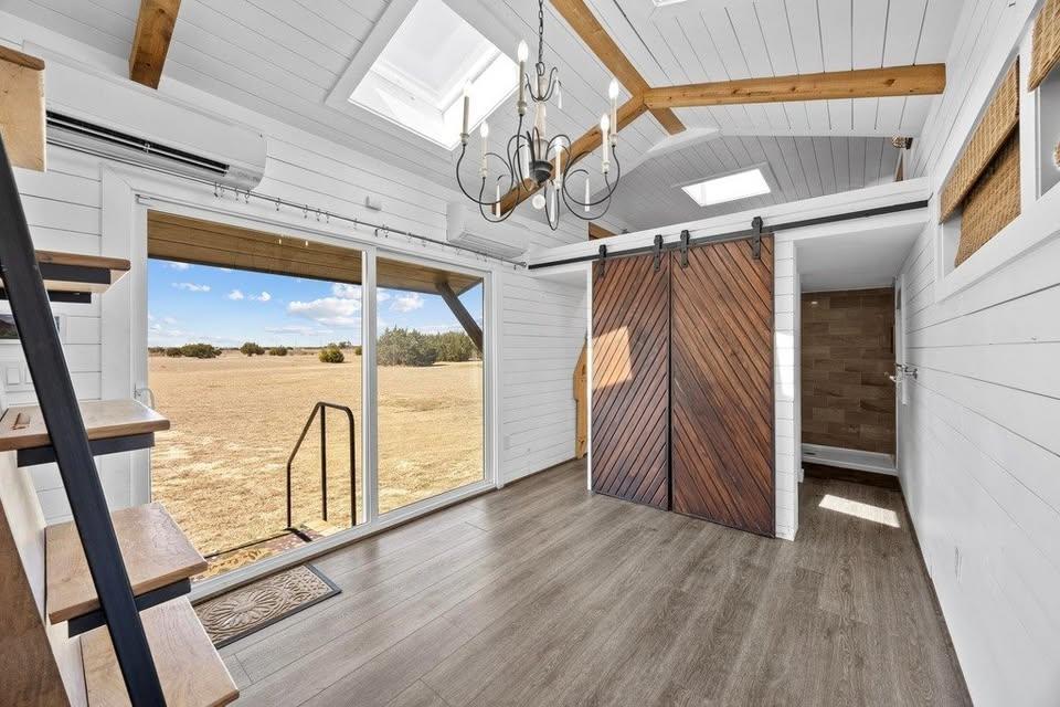 132 B County Road 247 Georgetown, TX 78633 - Photo 3 of 12