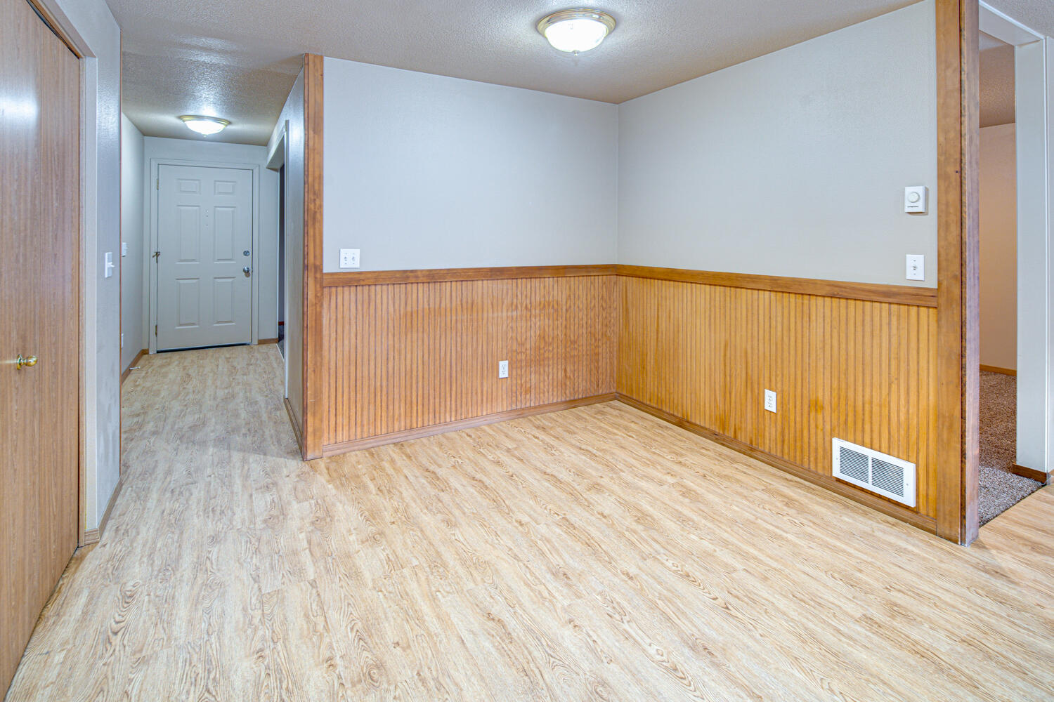 19291 Indian Summer Road Bend, OR 97702 - Photo 22 of 41 additional flex space for dinette, desk area... whatever you need!