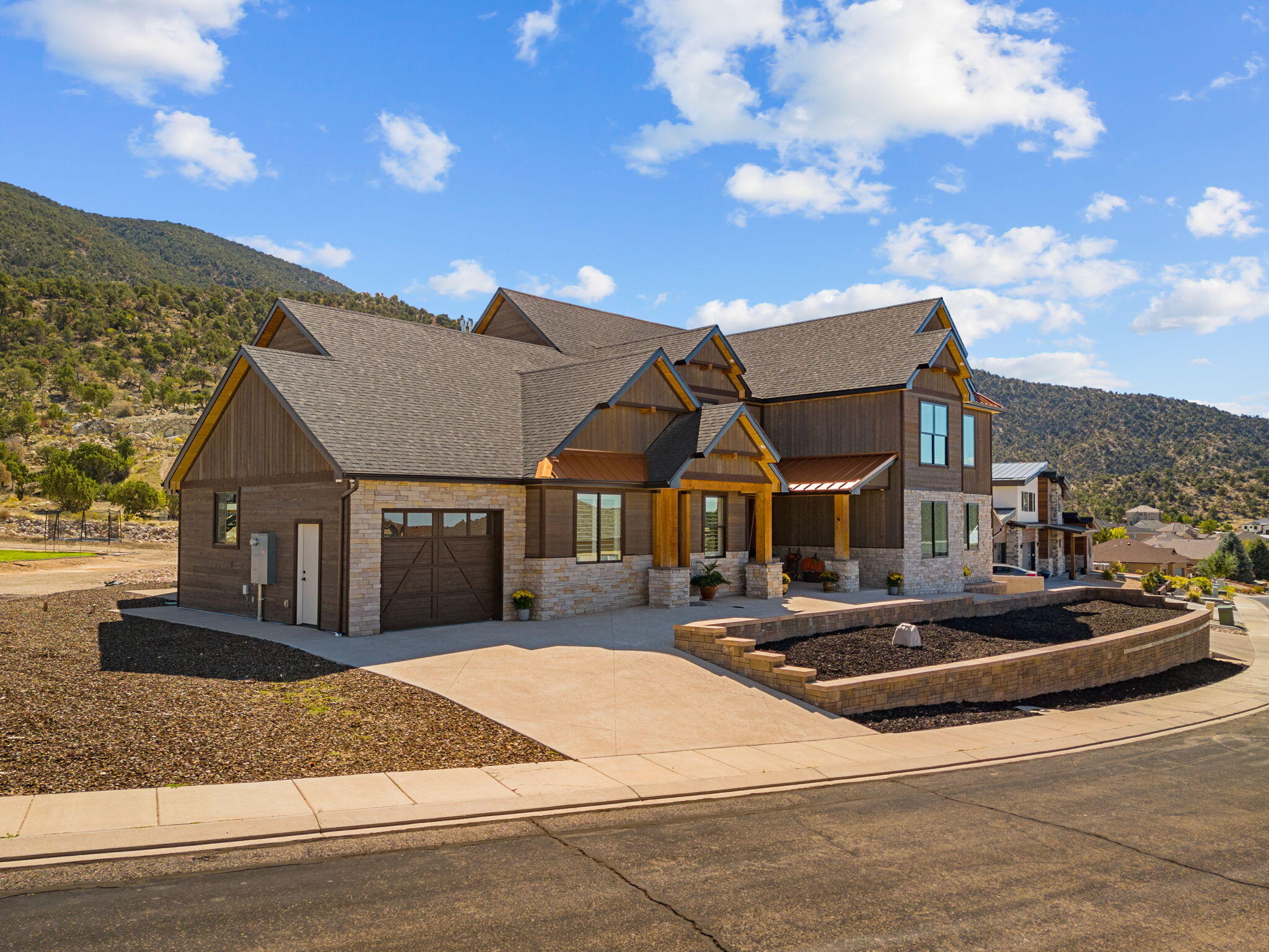1-web-or-mls-1192-ashdown-forest-rd