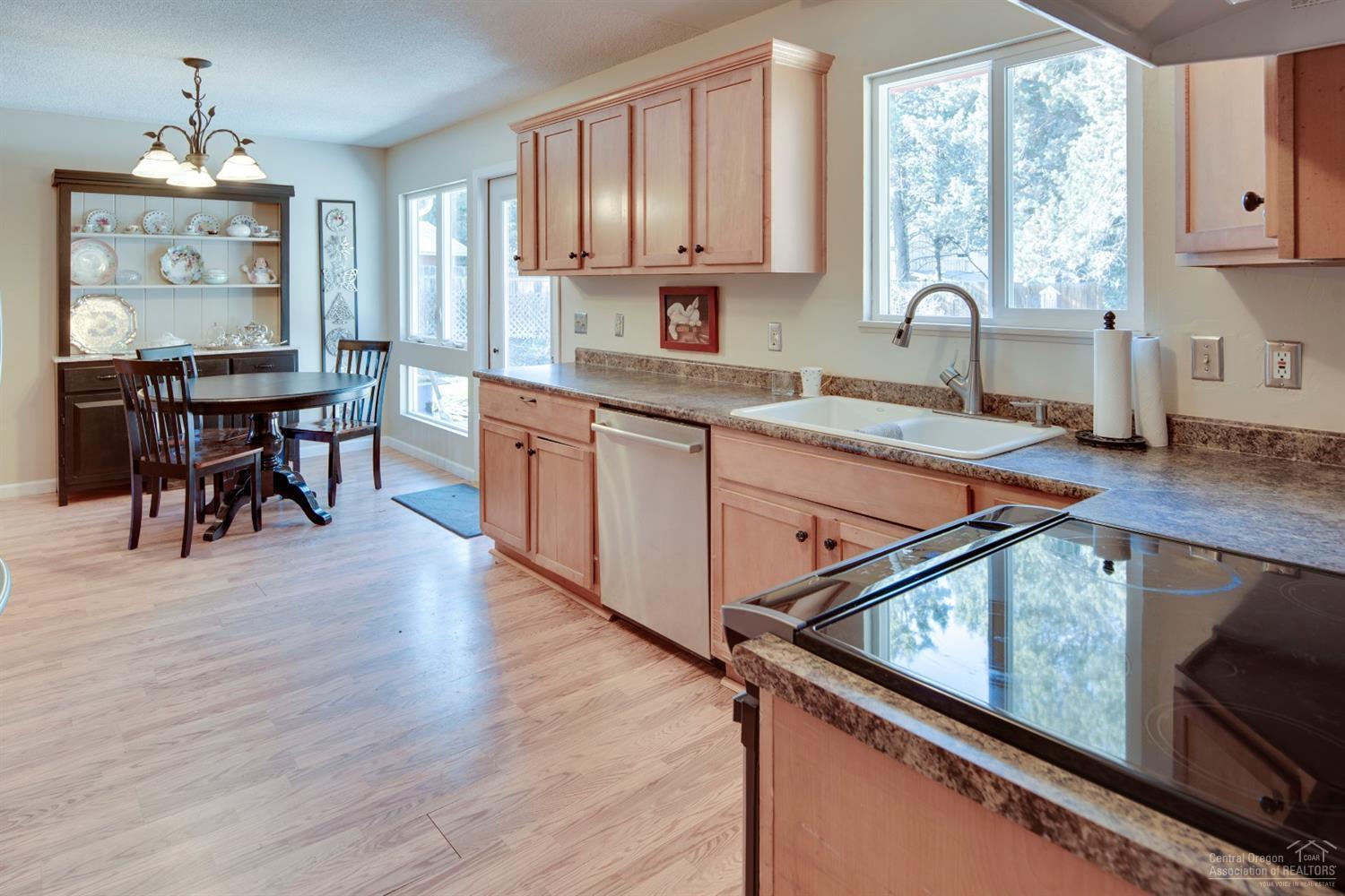 1517 Northwest Rimrock Drive Redmond, OR 97756 - Photo 10 of 24 Additional Photo