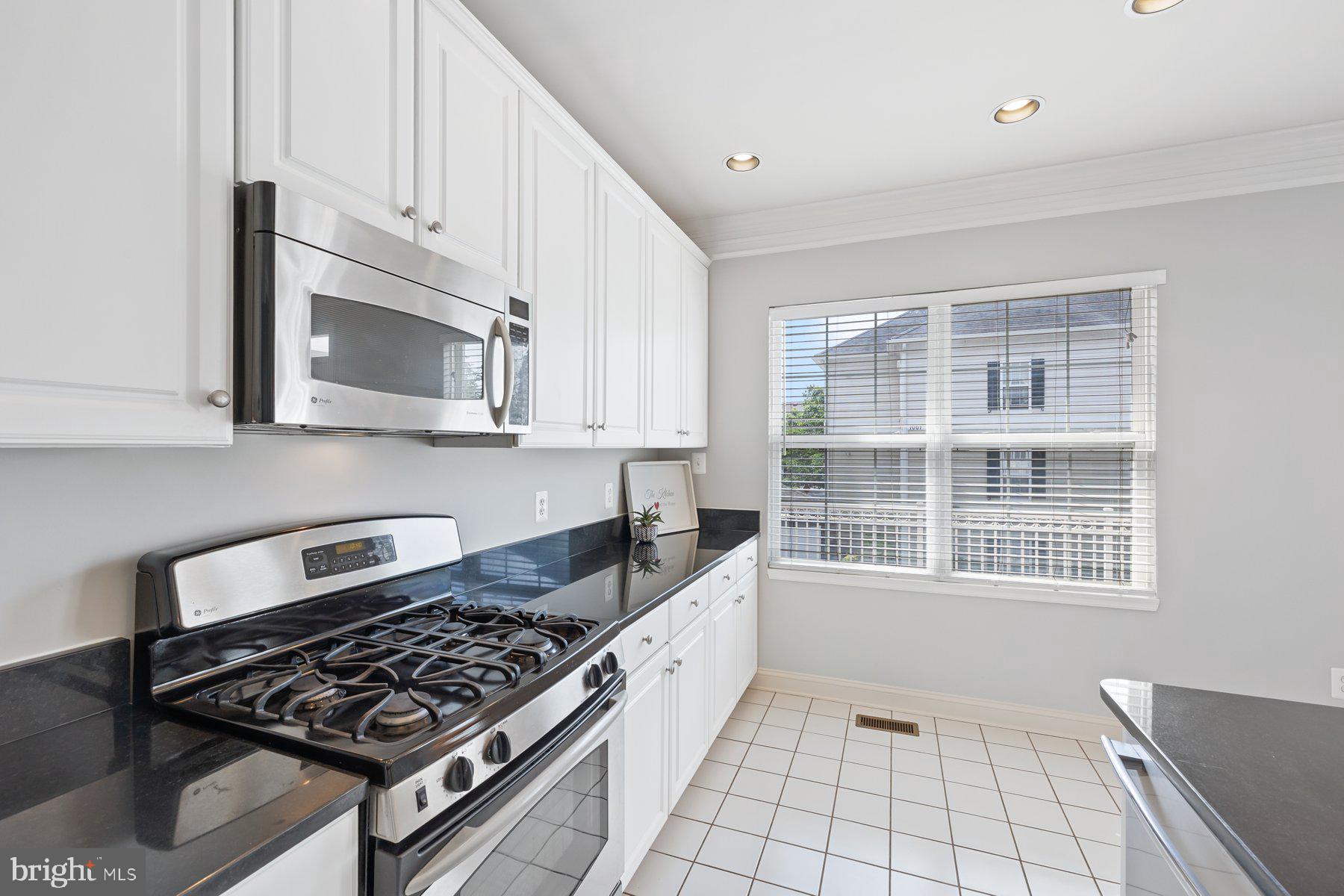 1009 Gaither Road Rockville, MD 20850 - Photo 17 of 50 Gallery Image 17