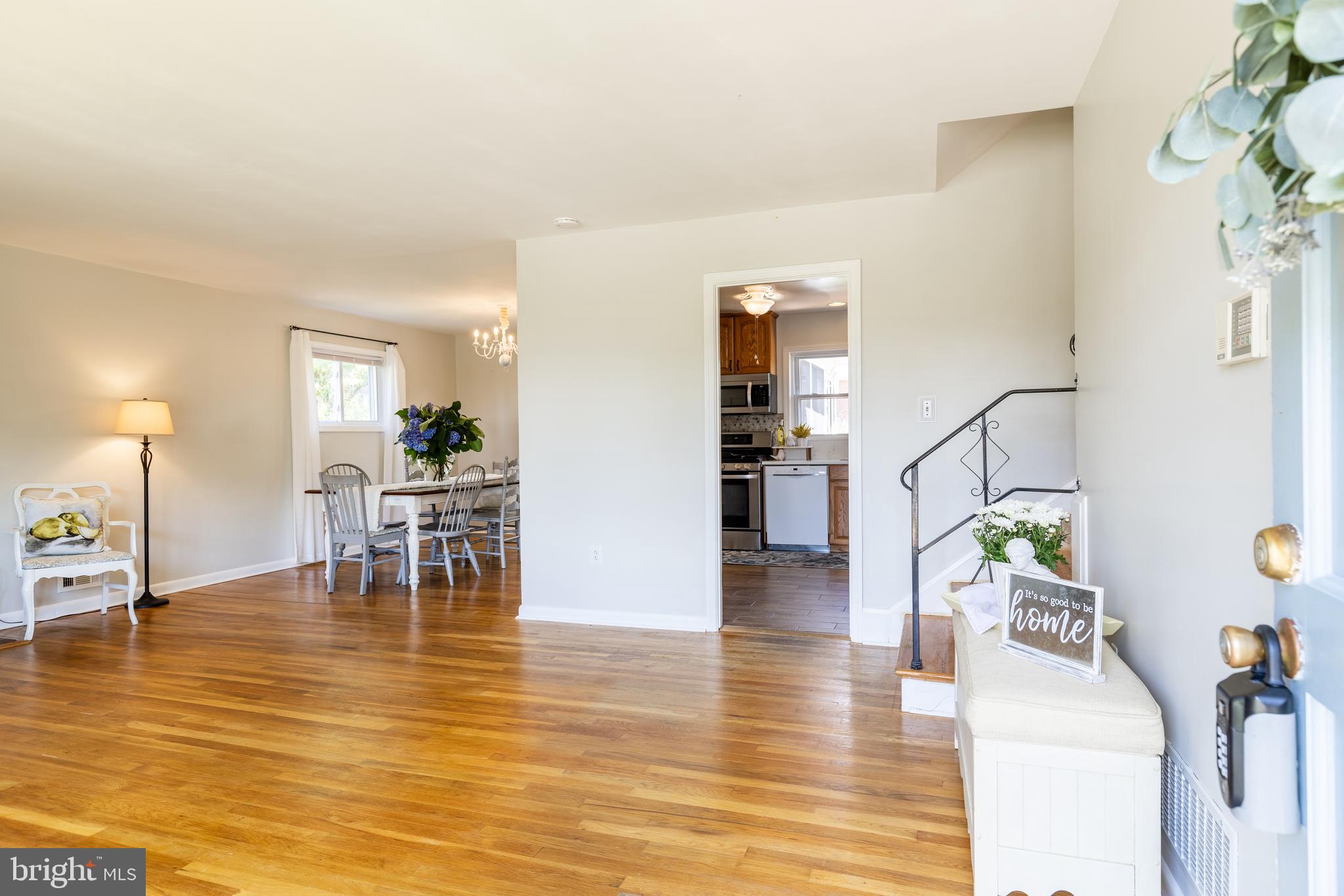 1909 Tadcaster Road Catonsville, MD 21228 - Photo 5 of 51