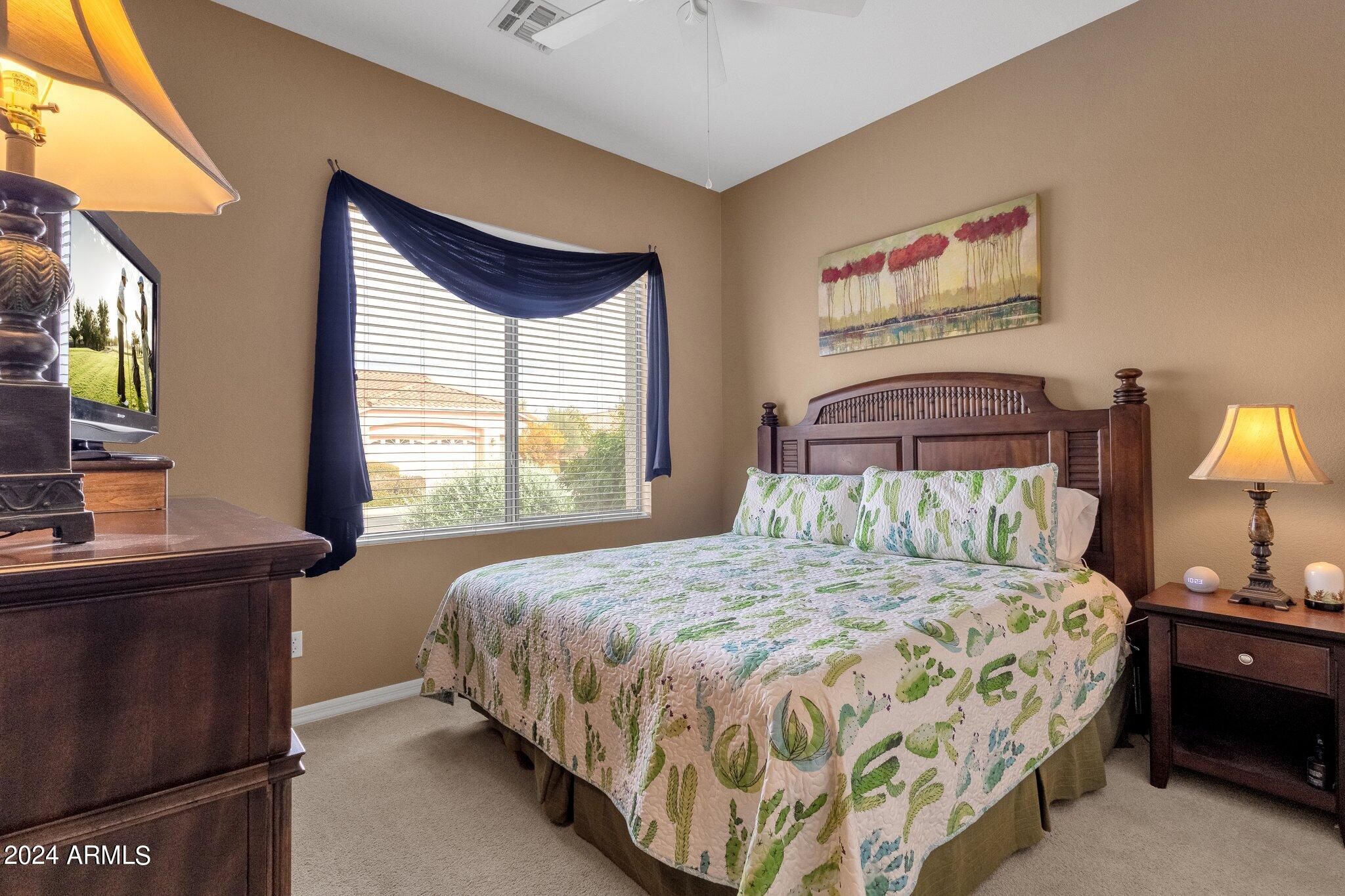 4461 East Walnut Road Gilbert, AZ 85297 - Photo 13 of 18 19-web-or-mls-4461-e-walnut-rd