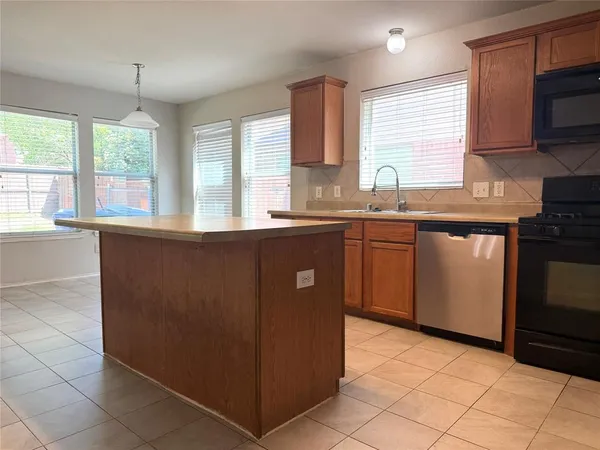 $2,350 | 10616 Colfax Drive, McKinney, TX 75072