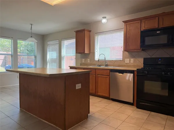 $2,350 | 10616 Colfax Drive, McKinney, TX 75072