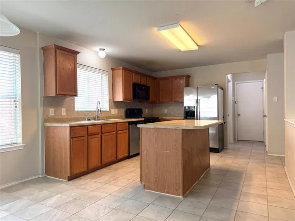 $2,350 | 10616 Colfax Drive, McKinney, TX 75072