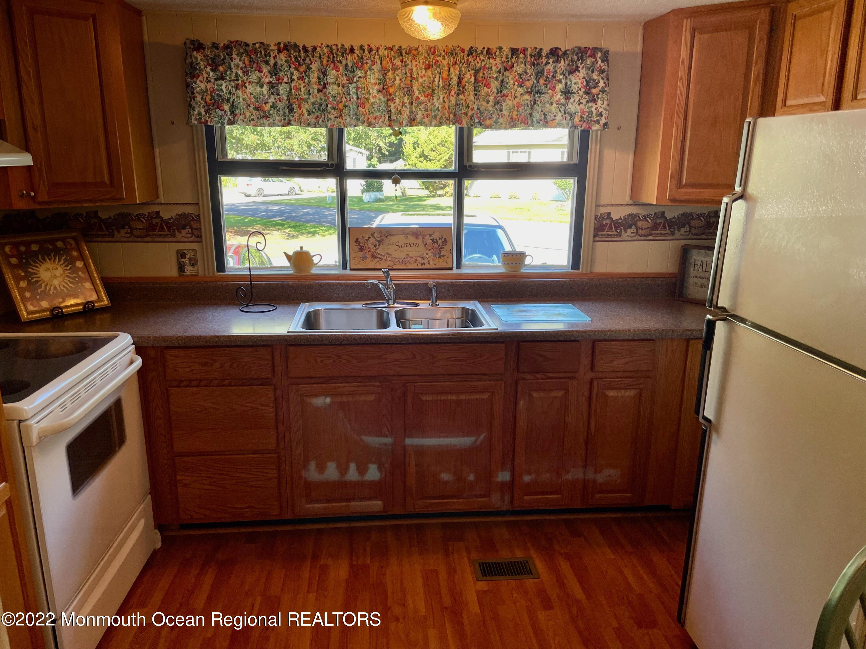 20 Butternut Drive Cream Ridge, NJ 08514 - Photo 5 of 18 IMG_3585 (1)