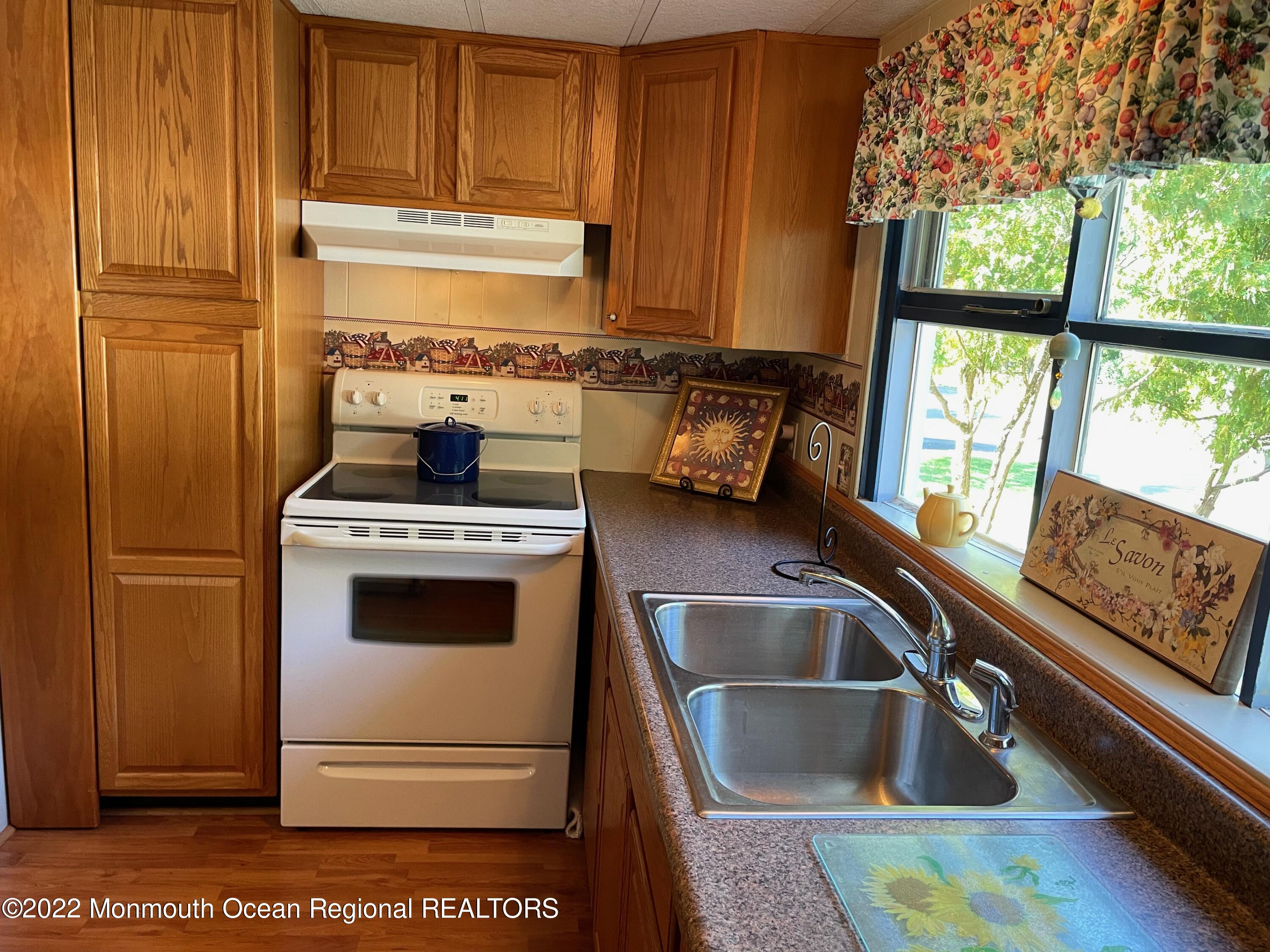 20 Butternut Drive Cream Ridge, NJ 08514 - Photo 6 of 18 IMG_3586 (1)