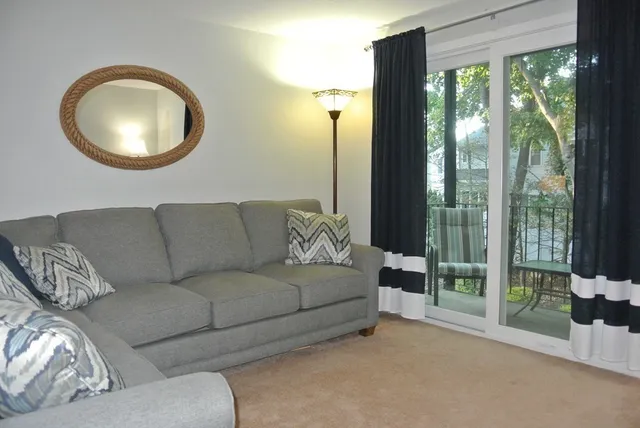 $2,495 | 19 Pine Street, Unit G, Canton, MA 02021