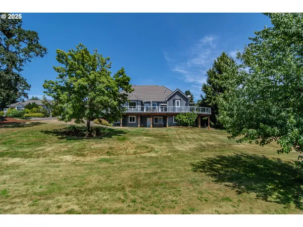 $1,045,000 | 295 Fairway Village Lane, Roseburg, OR 97471