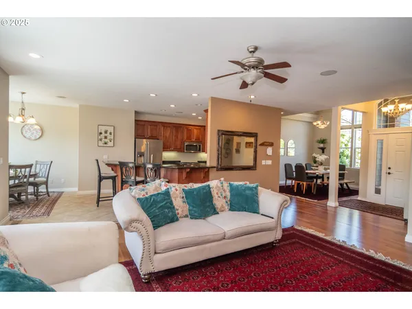 $1,045,000 | 295 Fairway Village Lane, Roseburg, OR 97471