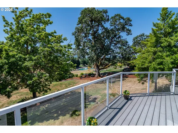$1,045,000 | 295 Fairway Village Lane, Roseburg, OR 97471