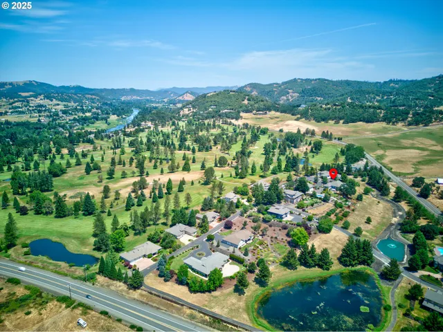 $1,049,000 | 295 Fairway Village Lane, Roseburg, OR 97471