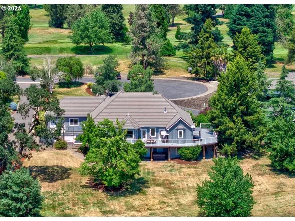 $1,045,000 | 295 Fairway Village Lane, Roseburg, OR 97471