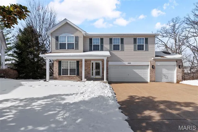 $389,900 | 1082 Autumn Oaks Drive, Imperial, MO 63052