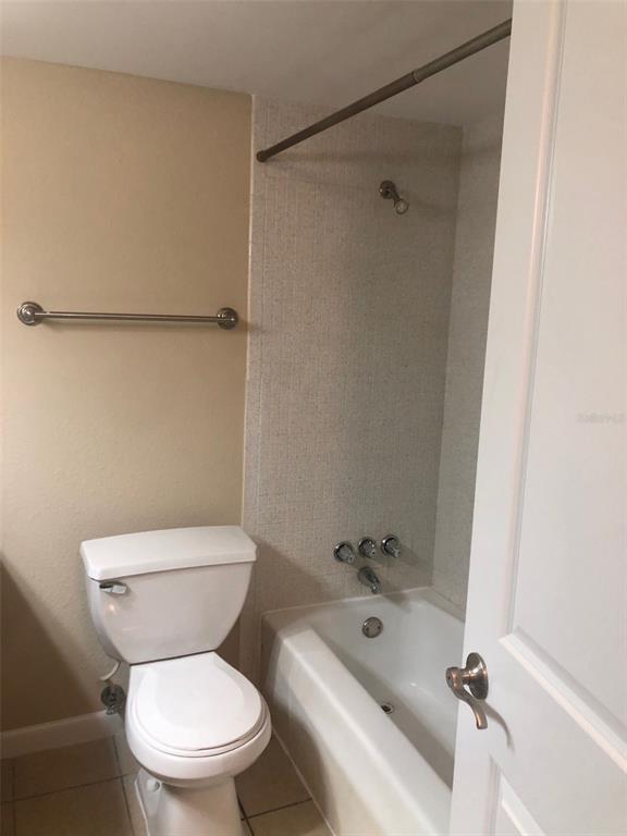 507 Northwest 39th Road, Unit 207 Gainesville, FL 32607 - Photo 12 of 20