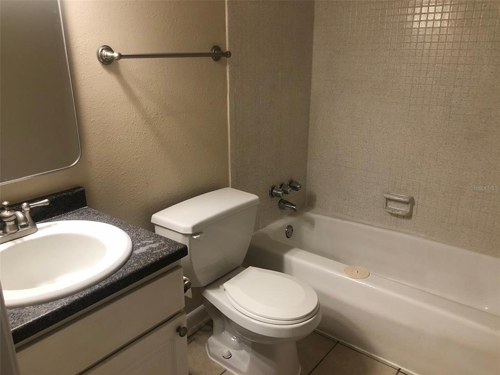 507 Northwest 39th Road, Unit 207 Gainesville, FL 32607 - Photo 10 of 20