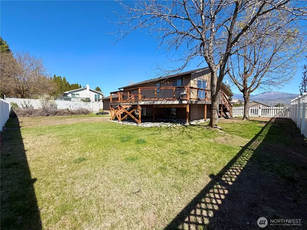 $419,900 | 611 Hillcrest Cir Drive, Omak, WA 98841