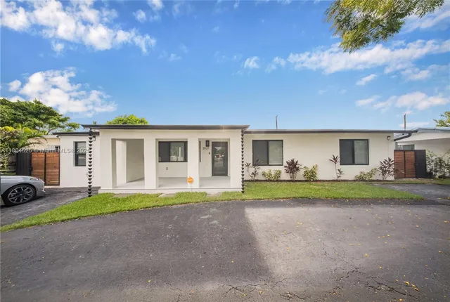 $870,000 | 3021 Southwest 97th Avenue, Miami, FL 33165