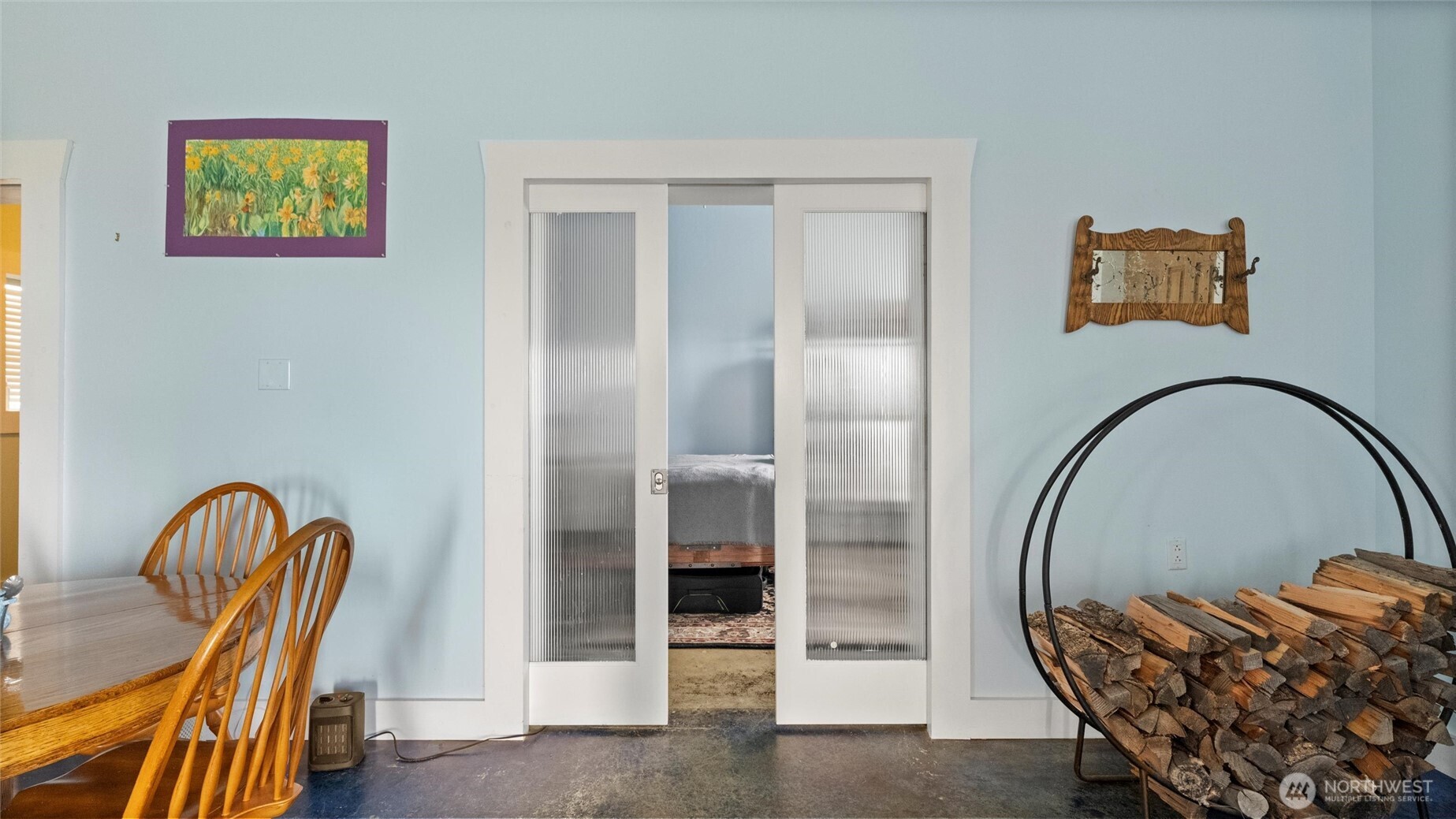 588 Reservoir Lane Pomeroy, WA 99347 - Photo 3 of 40 a view of furniture and bathroom