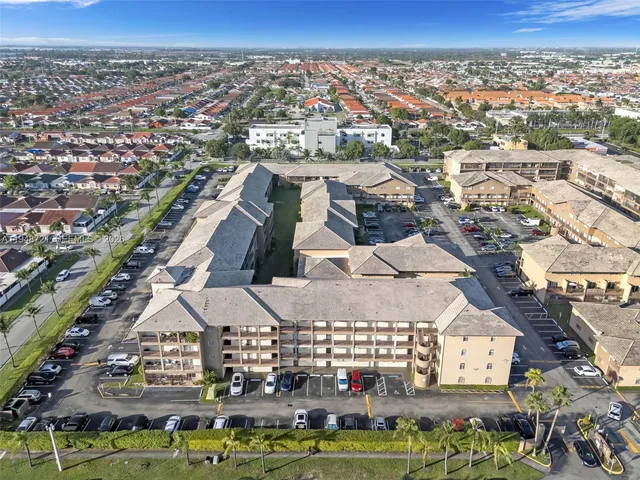 $2,450 | 8851 Northwest 119th Street, Unit 4414, Hialeah Gardens, FL 33018