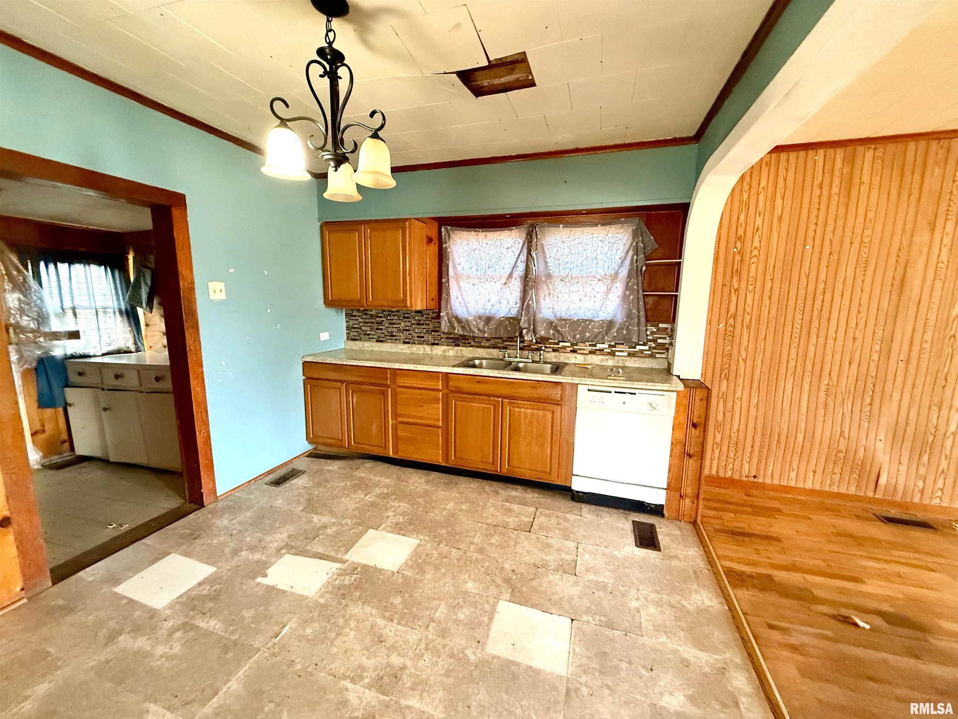 19531 Freeman Spur Road West Frankfort, IL 62896 - Photo 8 of 14 Gallery Image 8