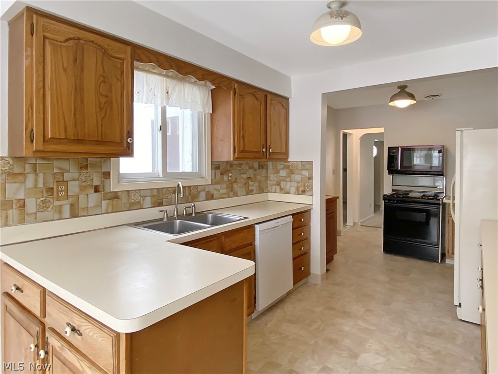 26744 Cook Road Olmsted Falls, OH 44138 - Photo 2 of 34 Gallery Image 2