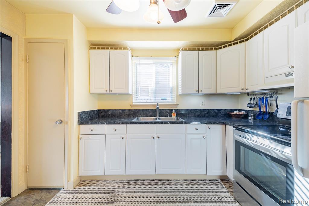 20812 Wick Road Taylor, MI 48180 - Photo 8 of 31 Gallery Image 8
